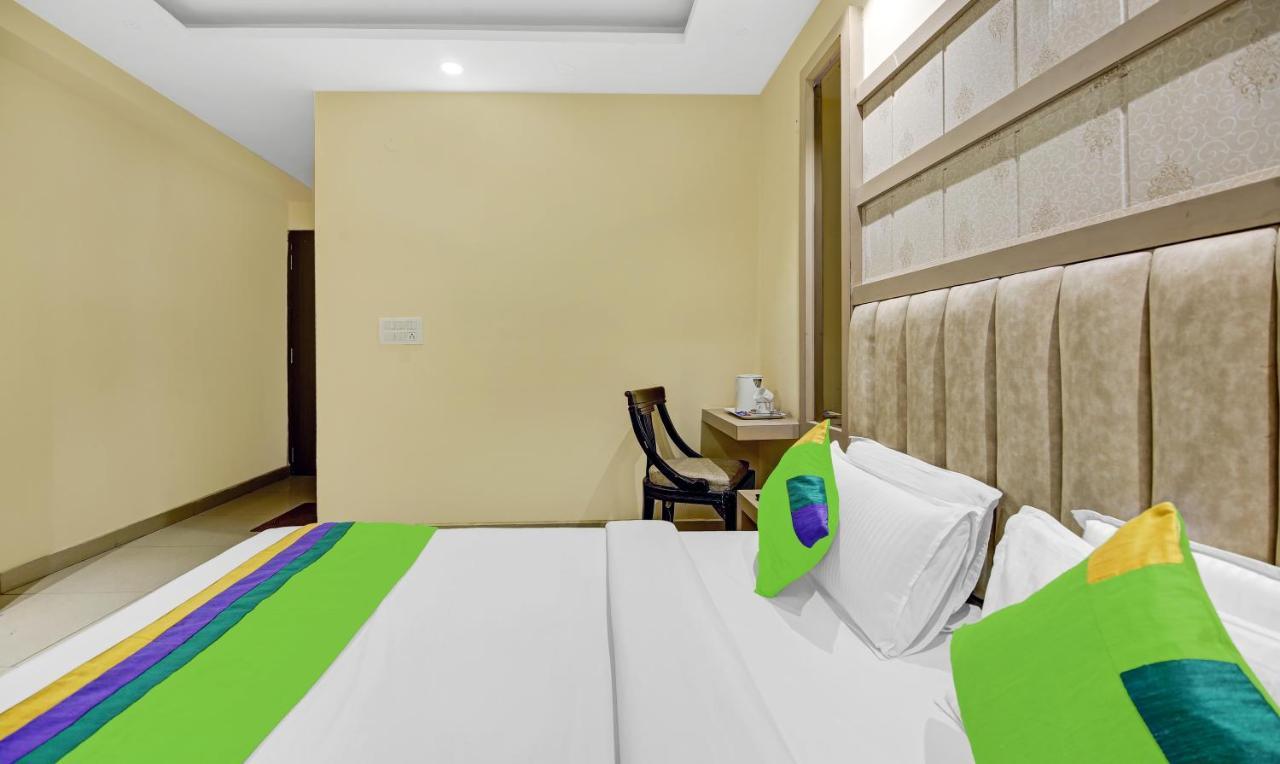 Itsy Hotels Amrita Raghunath Bazaar Jammu Exteriör bild